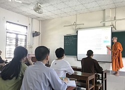 Sư thầy với lớp luyện thi THPT miễn phí