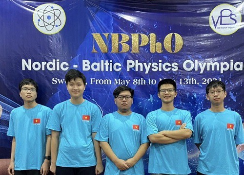 4 học sinh THPT chuyên Hà Nội- Amsterdam ghi danh tại kỳ thi Olympic Vật lý Bắc Âu - Baltic