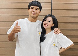 Bạn gái nấu đồ ăn gửi tới khách sạn cho Đức Chinh