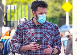 Ben Affleck tái xuất trẻ trung trên phố sau khi đi nghỉ dưỡng cùng Jennifer Lopez