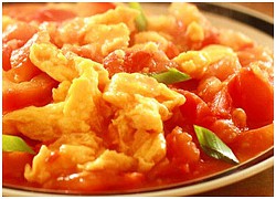Cách làm trứng rán sốt cà chua kiểu Hoa