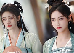 Cúc Tịnh Y gây ám ảnh vì nhan sắc "như cũ" ở poster mới, ai ngờ còn đụng ngay "chị gái song sinh" khác?