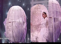 Khánh Vân bất ngờ gặp sự cố khi đang trình diễn Quốc phục ở với Miss Universe, pha xử lý đỉnh cao khiến ai cũng nức nở tự hào