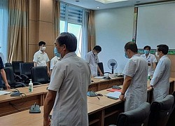 Nhói lòng bác sĩ tham gia tuyến đầu chống dịch, mẹ mất không thể về chịu tang