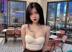 Streamer Thủy Tiên khiến fan "đứng ngồi không yên" khi khoe vòng một lấp lửng, gợi cảm trong áo choàng tắm
