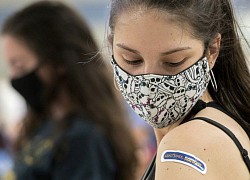 Tiêm trộn vaccine có thể gây triệu chứng mệt mỏi, đau đầu