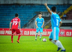 Trung vệ U22 Việt Nam: 'Cường độ tập luyện trên tuyển rất nặng'