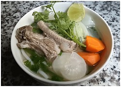 Cách nấu bánh canh sườn heo ngon ngọt, đơn giản cho bữa sáng gia đình