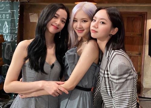 Rosé chuyên "thu nhặt" các chị đẹp cực phẩm Kbiz: 2 chị lớn BLACKPINK đến Hyeri đều đỉnh, nhưng chị gái ruột còn choáng hơn