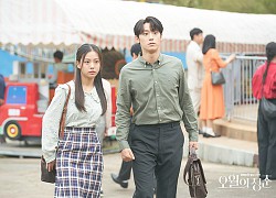 'Youth of May' preview tập 11-12: Ngay lần hẹn hò đầu tiên, Lee Do Hyun đã 'biến' thành 'cây treo đồ danh giá'