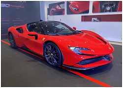 Bộ đôi Ferrari SF90 Stradale và Ferrari Roma chính hãng về Việt Nam