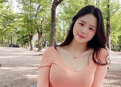 Hotgirl Hàn có dáng chữ S hoàn hảo, chỉ đồ ôm sát đủ giúp khoe trọn ba vòng mướt mắt