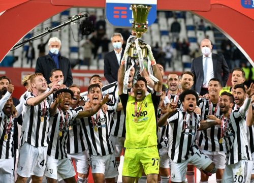 Juventus hoàn tất cú đúp danh hiệu