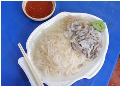 Món sashimi mực thái sợi ở Hàn Quốc