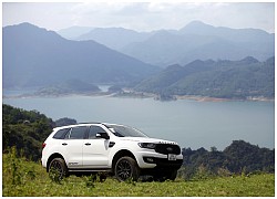 SUV tầm giá 1 tỷ đồng: Ford Everest Sport, Toyota Fortuner 2.4L AT và Mitsubishi Pajero Sport 2.4 AT: Lựa chọn nào cho bạn?