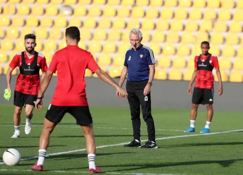 UAE chọn sân 8.000 chỗ ngồi cho vòng loại World Cup