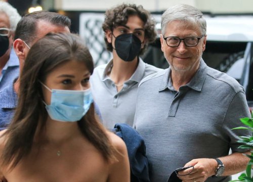 Bill Gates xuất hiện lần đầu từ khi ly hôn