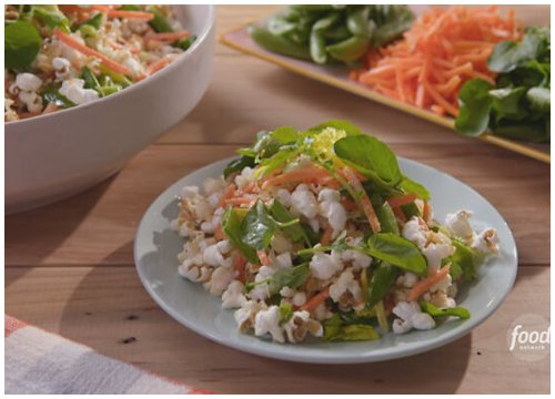 Công thức làm món salad bắp rang bơ kỳ lạ hút 3 triệu lượt xem