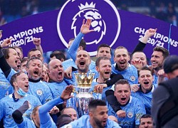 Khoảnh khắc thầy trò Pep Guardiola say sưa trên đỉnh Premier League