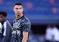 Ronaldo lập kỷ lục trong ngày không ra sân