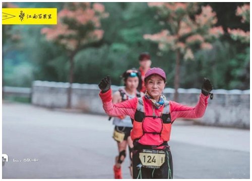 'Siêu nhân' 70 tuổi mê chạy marathon, chinh phục hơn 100 cuộc đua trong 20 năm