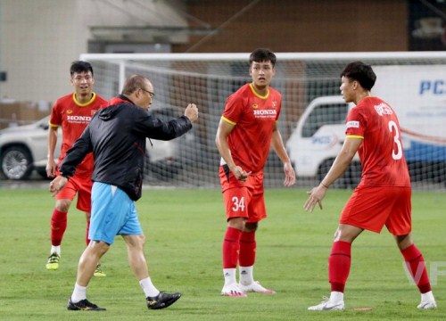 Thầy Park đứng trước chọn lựa khó khăn