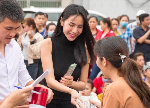 Thuỷ Tiên lên tiếng nói rõ quan điểm về chuyện nghệ sĩ làm từ thiện giữa lúc NS Hoài Linh vướng lùm xùm 13 tỷ cứu trợ miền Trung