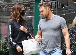 &quot;Mẹ đơn thân&quot; Irina Shayk vui vẻ trò chuyện cùng huấn luyện viên riêng trên phố