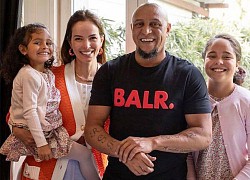 Roberto Carlos 'ngủ với Ronaldo nhiều hơn với vợ'