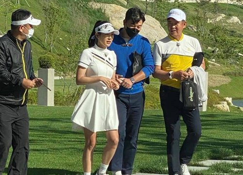 Son Ye Jin thả dáng ở sân golf, tưởng đi chơi với Hyun Bin hóa ra quay phim mới?