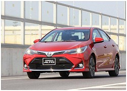 Toyota Corolla Altis giảm giá gần 80 triệu đồng, ngang giá Kia Cerato