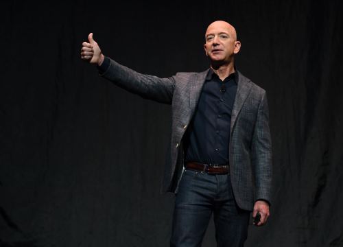 Tỷ phú Jeff Bezos chính thức thông báo từ chức CEO Amazon