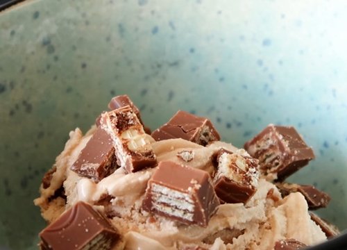 2 cách làm kem milo và kem kitkat chocolate mát lạnh chỉ trong 2 bước