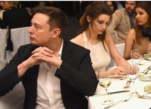 Chán 'gây sự' với thị trường tiền số, Elon Musk mở nhà hàng Tesla