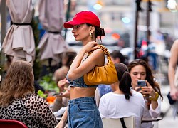 Emily Ratajkowski diện đồ denim khoe body nóng bỏng trên phố trước thềm sinh nhật