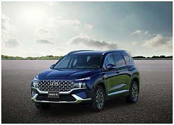 Hyundai SantaFe hay Toyota Fortuner sẽ giành ngôi vương SUV 7 chỗ?