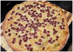 Cách làm bánh pizza thịt bò muối hộp ngon mê li