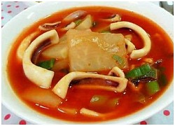 Cách nấu canh mực cay cực hấp dẫn