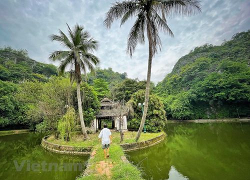 'Chốn tiên cảnh' bị lãng quên ngay ven đô Hà Nội