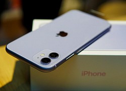 iPhone 11 &#8216;xách tay&#8217; đua giảm giá với hàng chính hãng