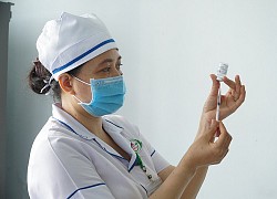 Nghệ An: Đề nghị tiêm vaccine cho hơn 8.000 giám thị, cán bộ phụ vụ thi