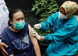 Thuyết âm mưu chống vaccine Covid-19 tràn lan ở Indonesia