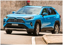 Toyota RAV4 2022 sắp ra mắt - Thế khó cho Honda CR-V và Mazda CX-5