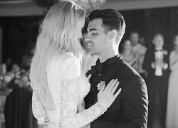 Vợ chồng Joe Jonas - Sophie Turner kỷ niệm hai năm cưới