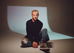 Chủ nhân siêu hit "comethru", Jeremy Zucker đã trở lại với single "18"