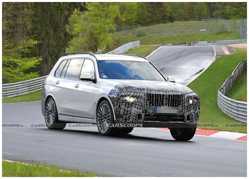 BMW X7 đời 2022 chạy thử trên đường đua