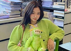 Học Jennie (BLACKPINK) cách diện màu xanh lá cây cực chất