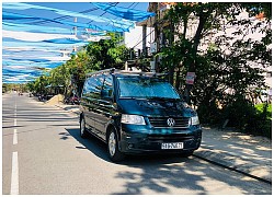 Xe 'phượt thủ' Volkswagen Multivan đa năng hiếm thấy tại Việt Nam