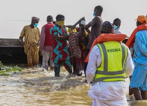 Nigeria: Lật thuyền trên đường trở về từ đám cưới, ít nhất 13 người tử vong