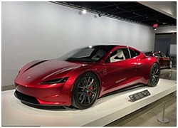 Siêu xe điện mui trần Tesla gắn 10 động cơ đẩy rocket, vọt lên 96km/h trong 1,1 giây